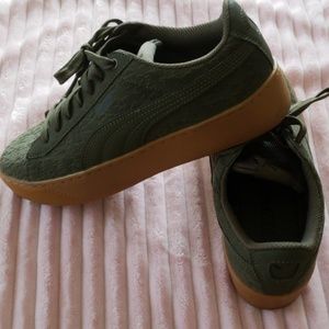Puma Sneakers